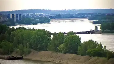 Widok na most pontonowy miasta Bijsk z ulicy Jerzego Pribytkowa kamera na żywo
