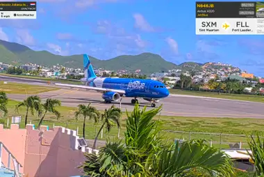 Pista del Aeropuerto Princesa Juliana, playa Maho