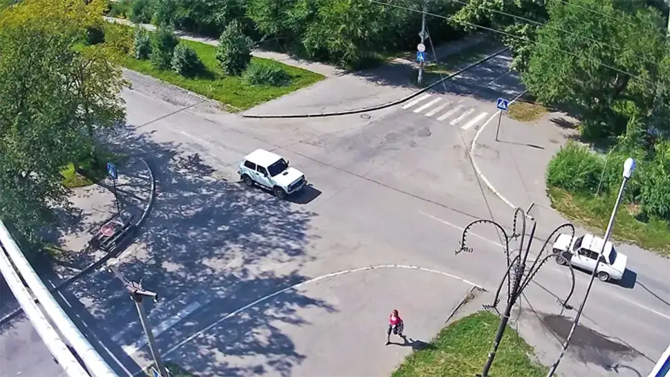 Веб камера ул. Веб камера Сибирь. Веб камера город Бийск. Камера Ленинградская улица. Перекресток вокзал Бийск.