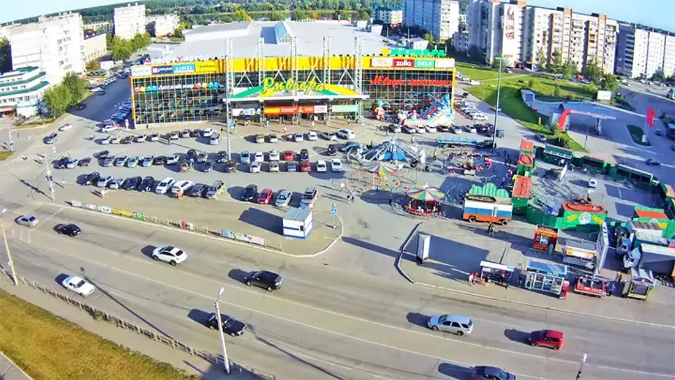 Ривьера бийск. ТРК Ривьера Бийск. Веб камера Бийск Ривьера. Бийск зеленый Клин Ривьера.