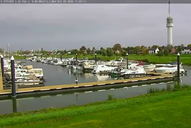 Marina de Ruremonde, pontons est