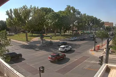 Main Street und Veterans Memorial Park in Roswell