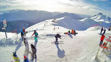 Der Bergkurort Rosa Khutor. Rosengipfel 2320m Online-Webcam