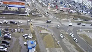 セヴェルナヤ通りとジューコフ元帥通りの交差点、ニジネヴァルトフスク ウェブカメラのライブストリーム