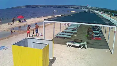 Uitzicht op het strand en kaap Kazantip online-webcam