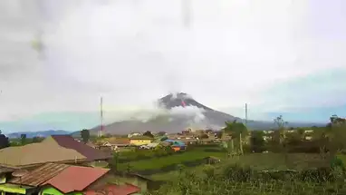 Sinabung Yanardağı, Endonezya canlı web kamerası