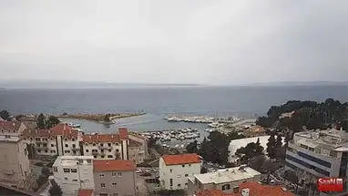 Bến du thuyền chia cắt phát trực tiếp qua webcam