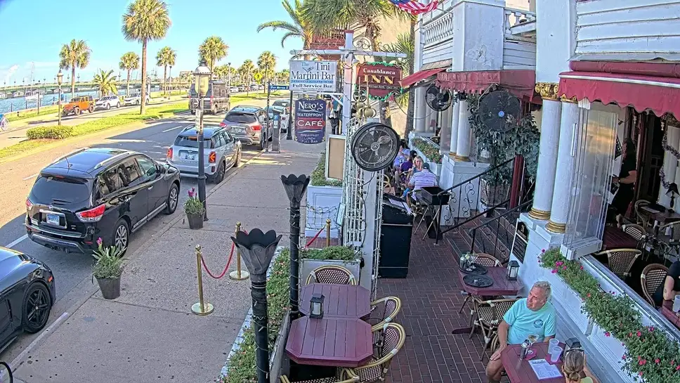 Live cam Tini Martini Bar, Florida