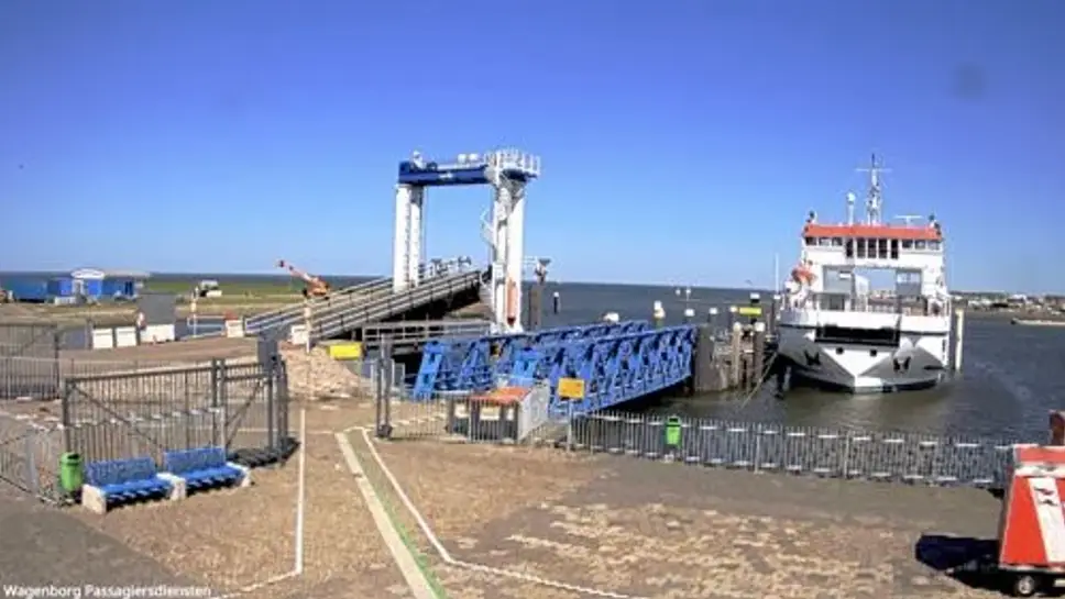 Live Webcam Terminal Lauwersoog, NL