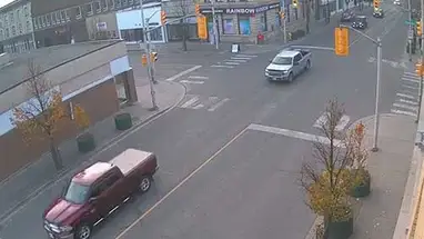 Intersection de la rue May N et de l'avenue Victoria E, Thunder Bay webcam en direct