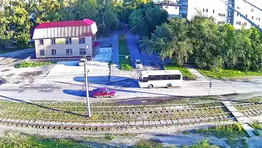 Веб-камера Перекресток Ударная - Ленинград, Бийск в реальном времени