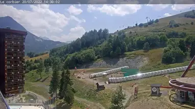 Веб-камера Горнолыжный курорт Ле Корбье в реальном времени