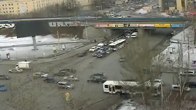 वोस्तोचनया और मालिशेवा सड़कों का चौराहा, येकातेरिनबर्ग लाइव वेबकैम प्रसारण