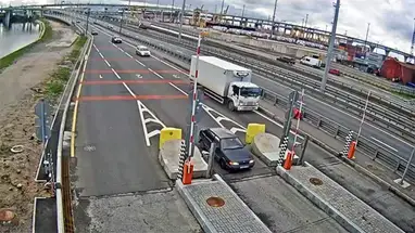 WHSD 圣彼得堡:Ekateringofka 河堤出口 在线网络摄像头