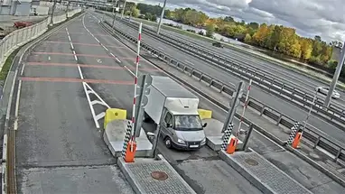 WHSD San Pietroburgo: ingresso dall'argine del fiume Ekateringofka webcam dal vivo